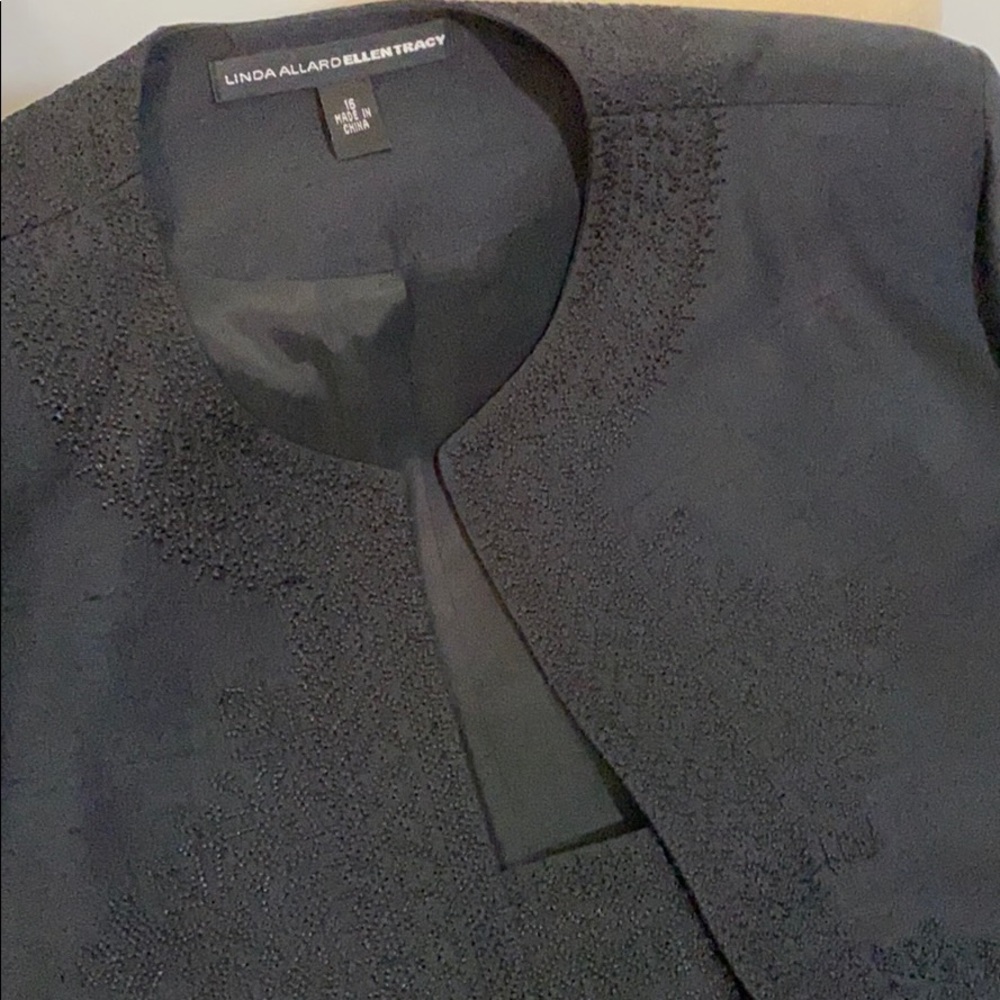 Elegant black silk suit Linda Allard Ellen Tracy